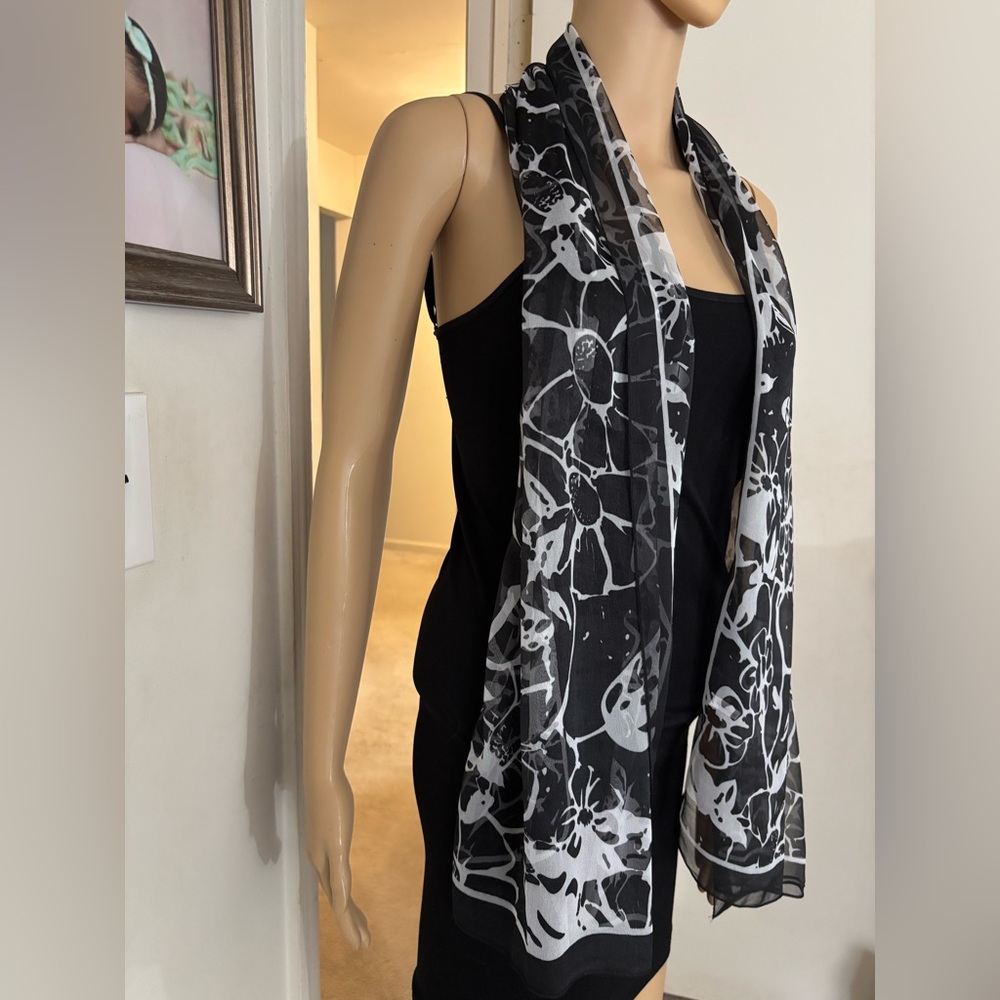 Floral Pattern Silk Blend Black & White Double Sided Sheer Fringed Scarf NWOT - Picture 2 of 9